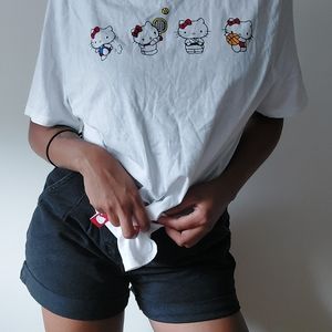 Hellokitty Graphic Tee NWOT